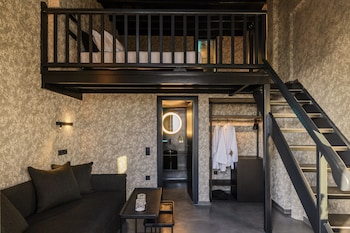 myconian inn