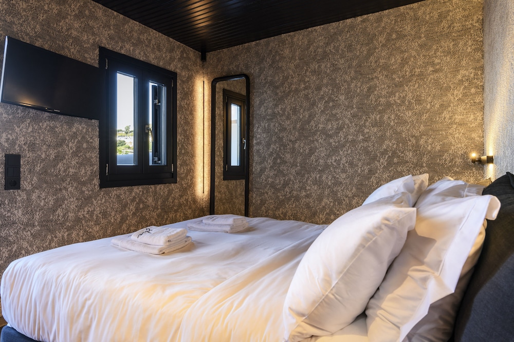 myconian inn