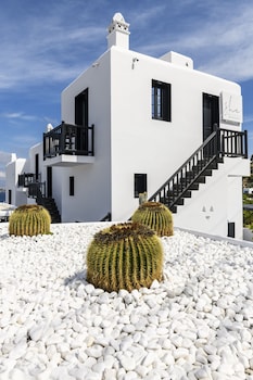 mikonos