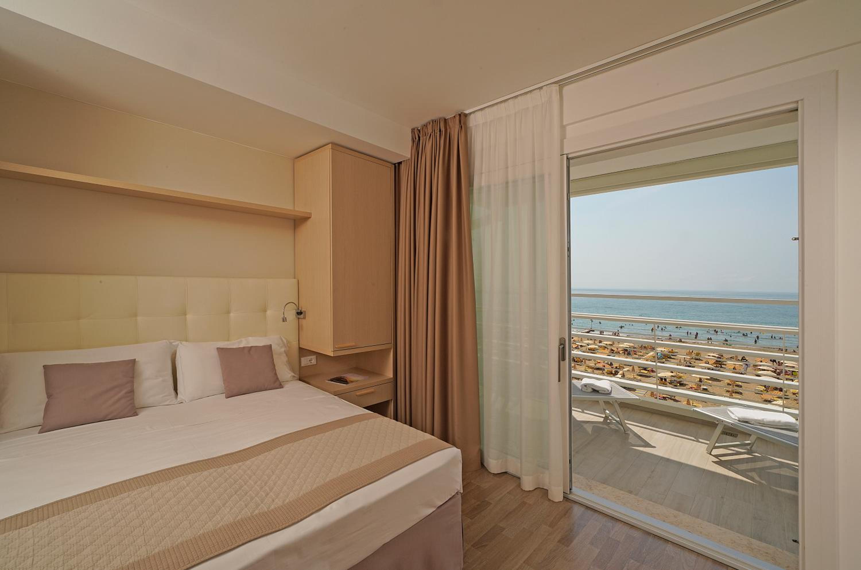 hotel strand a frontemare