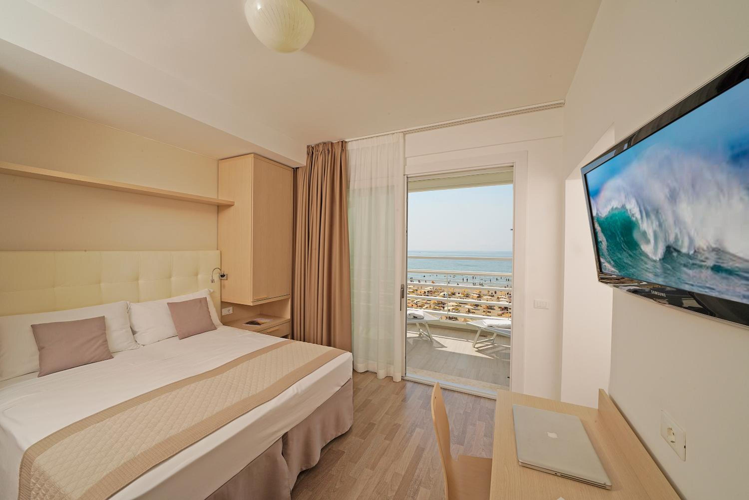 hotel strand a frontemare