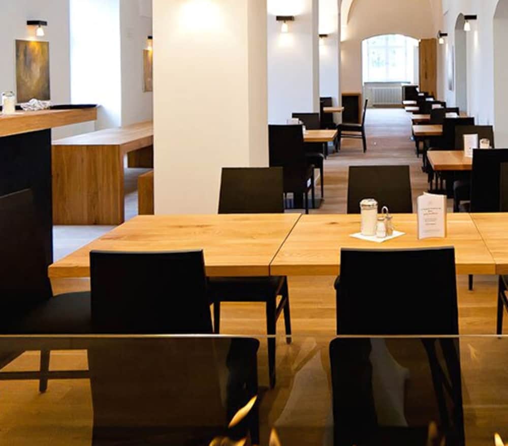 kloster holzen hotel