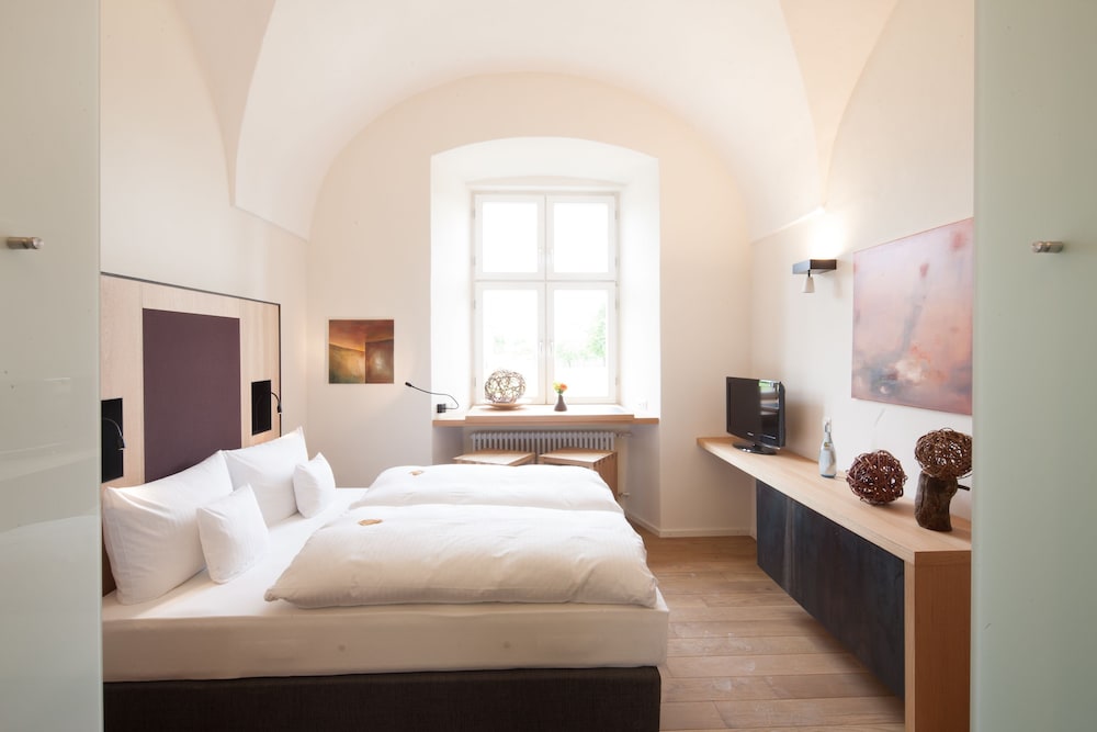 kloster holzen hotel