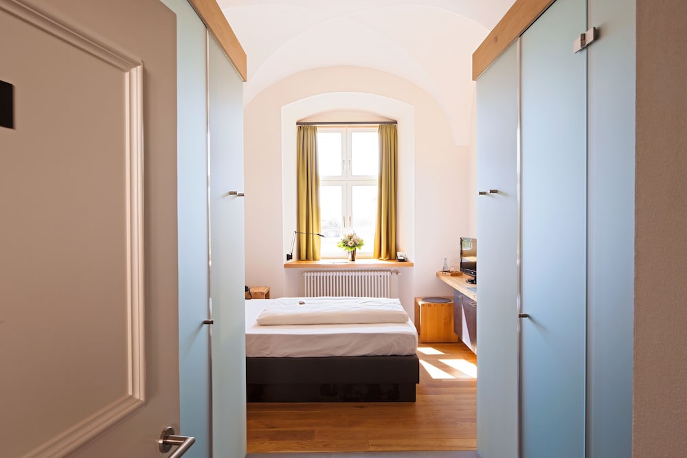 kloster holzen hotel