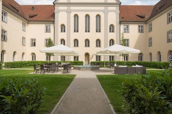 kloster holzen hotel