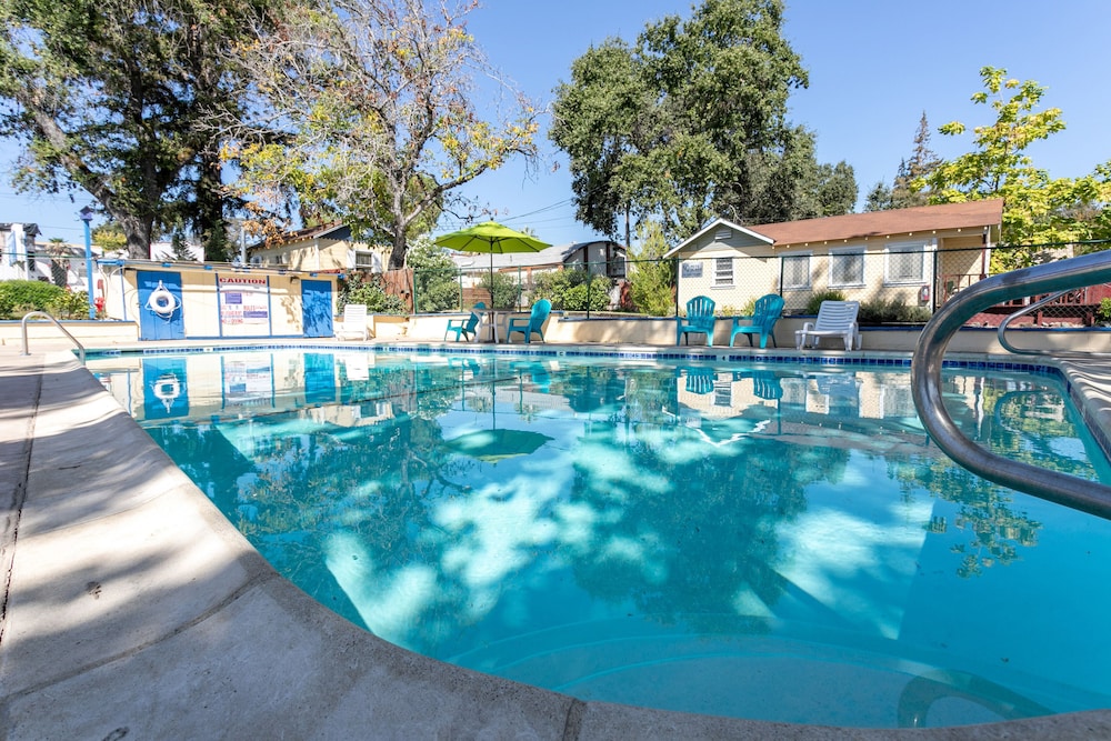 skylark shores resort