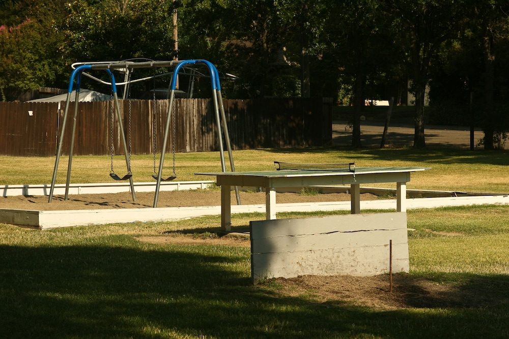 skylark shores resort