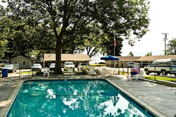 skylark shores resort