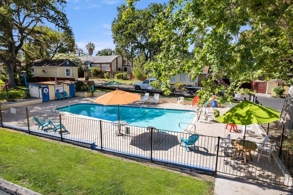 skylark shores resort