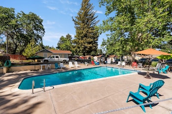 skylark shores resort