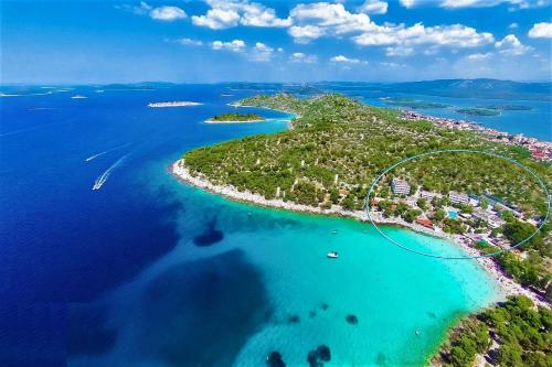 colentum resort murter