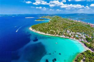 colentum resort murter