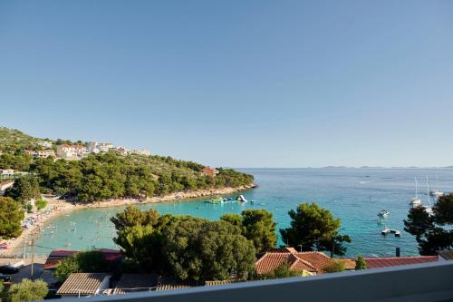 colentum resort murter