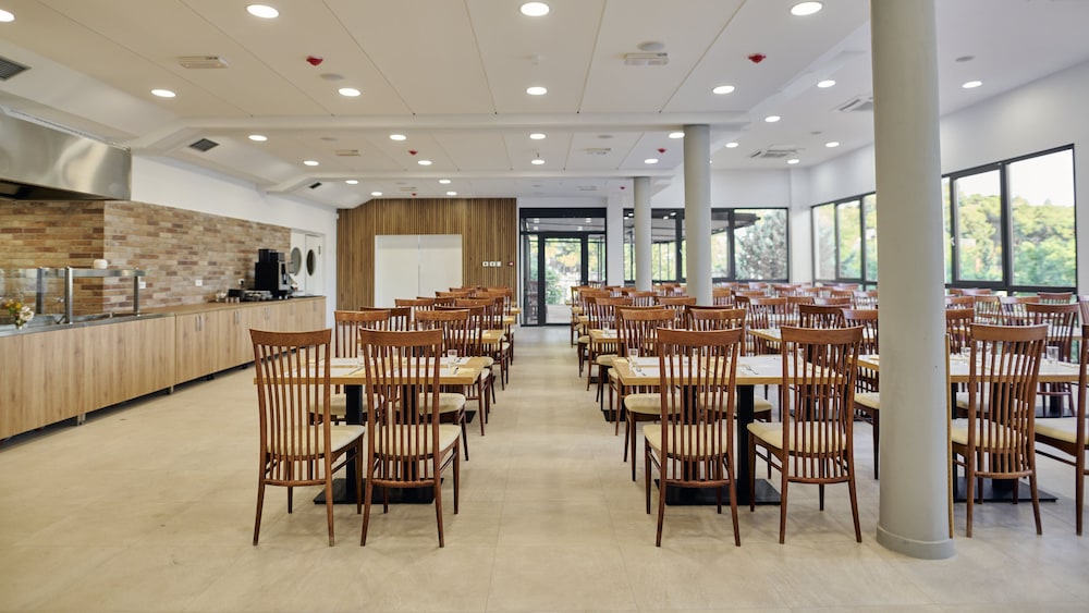colentum resort murter