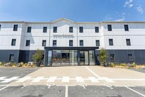 hotel akena pierrelaye