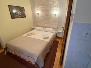 mira sea front guesthouse