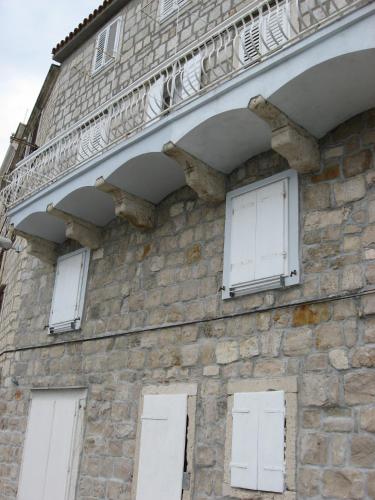 mira sea front guesthouse