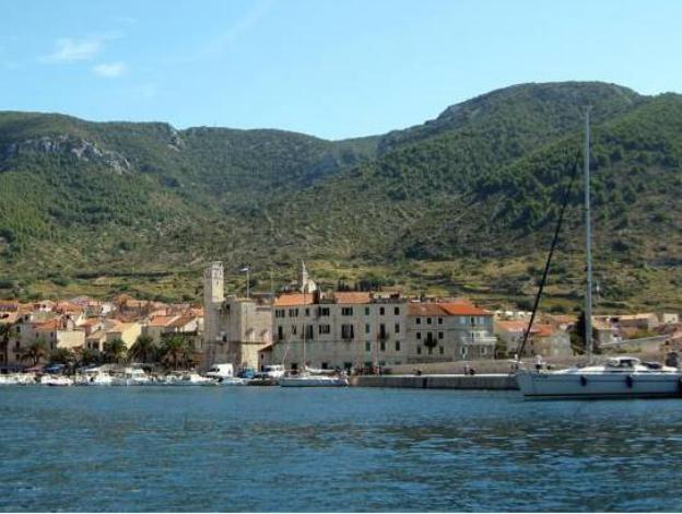 mira sea front guesthouse