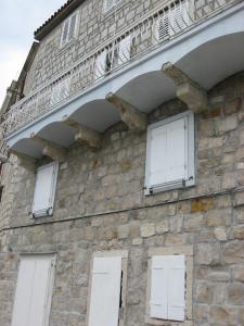 mira sea front guesthouse