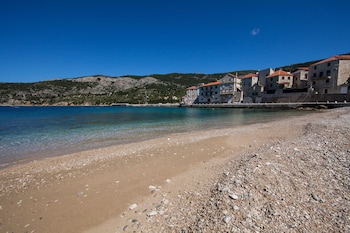 mira sea front guesthouse