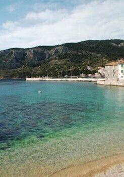 mira sea front guesthouse