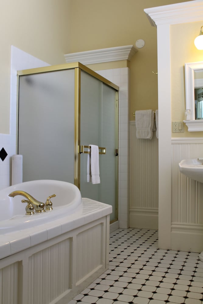 healdsburg inn on the plaza a four sisters inn