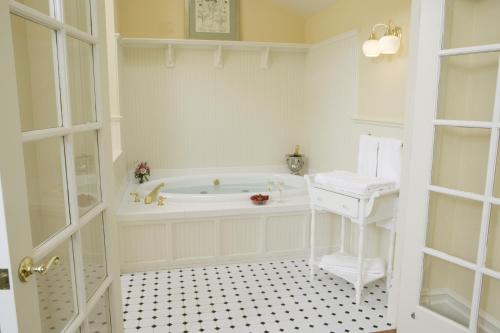 healdsburg inn on the plaza a four sisters inn