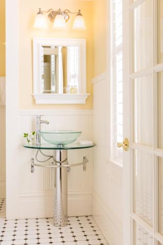 healdsburg inn on the plaza a four sisters inn