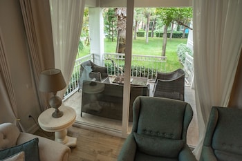 mark warner phokaia beach resort