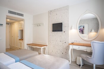 mark warner phokaia beach resort
