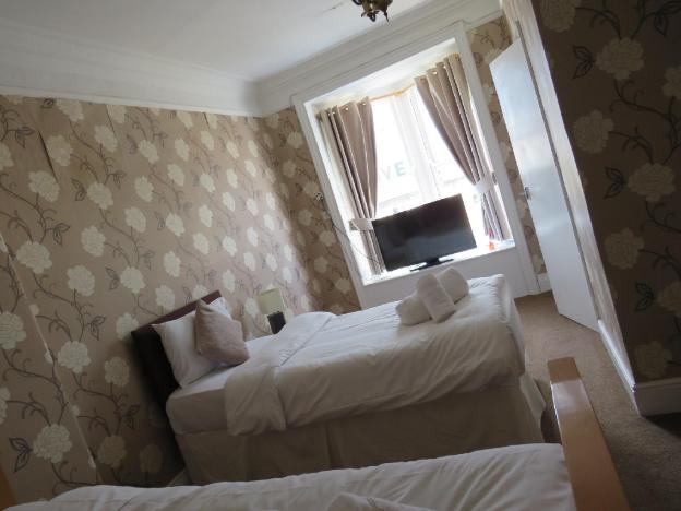 the queens arms hotel