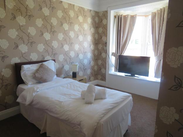 the queens arms hotel