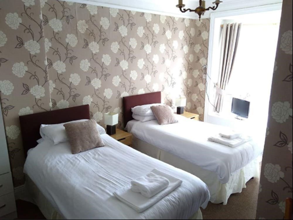 the queens arms hotel