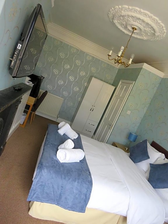 the queens arms hotel