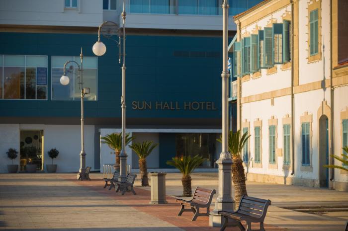 sun hall hotel