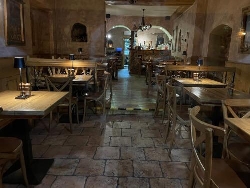 pension and restaurant atmosfera