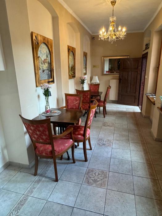 pension and restaurant atmosfera