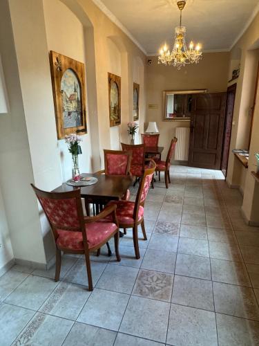 pension and restaurant atmosfera