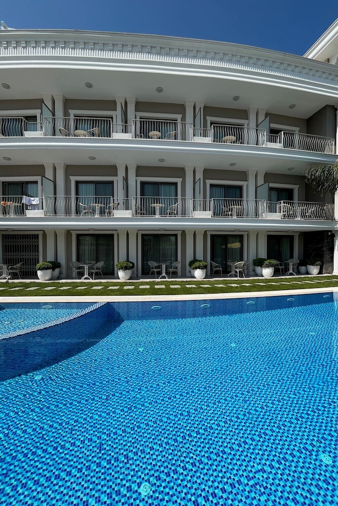 as hotel cesme