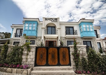 amour alacati butik otel