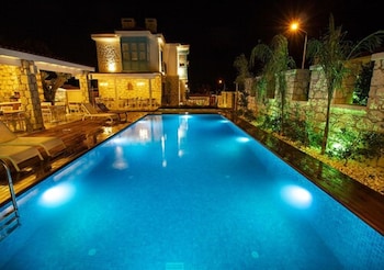 amour alacati butik otel