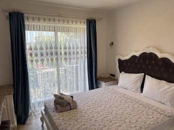 amour alacati butik otel