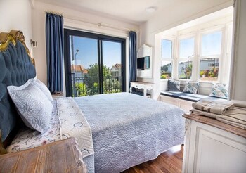 amour alacati butik otel