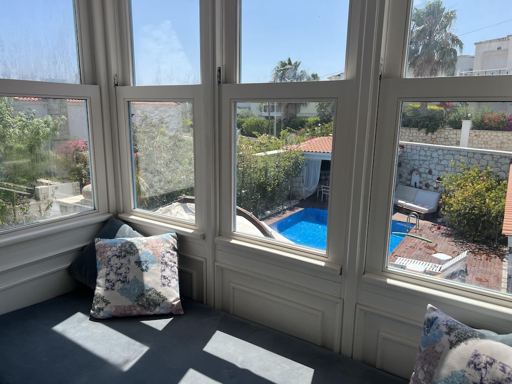 amour alacati butik otel