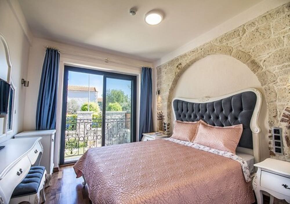 amour alacati butik otel