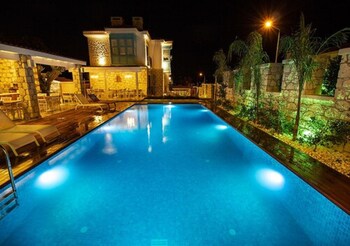 amour alacati butik otel