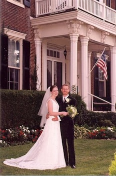 1851 historic maple hill manor bandb