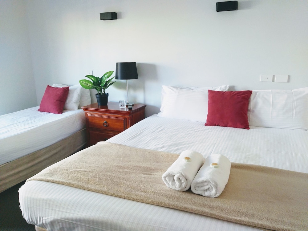 lake hume resort