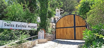 swiss eviniz hotel adults only