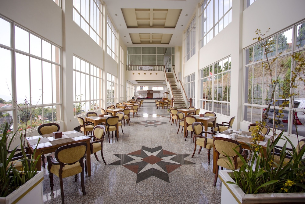 royal tretes view hotel and convention